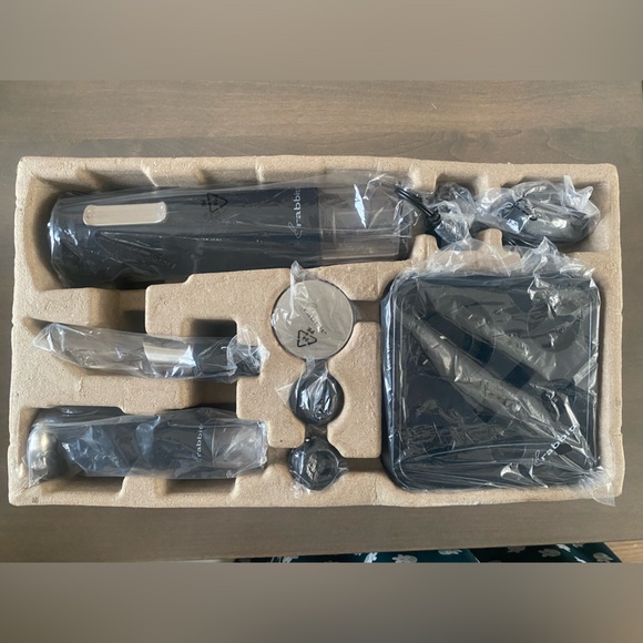 New Rabbit 7 Piece electric Wine Set - Picture 5 of 5